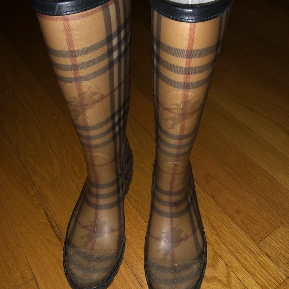 Burberry rain boots. Authentic